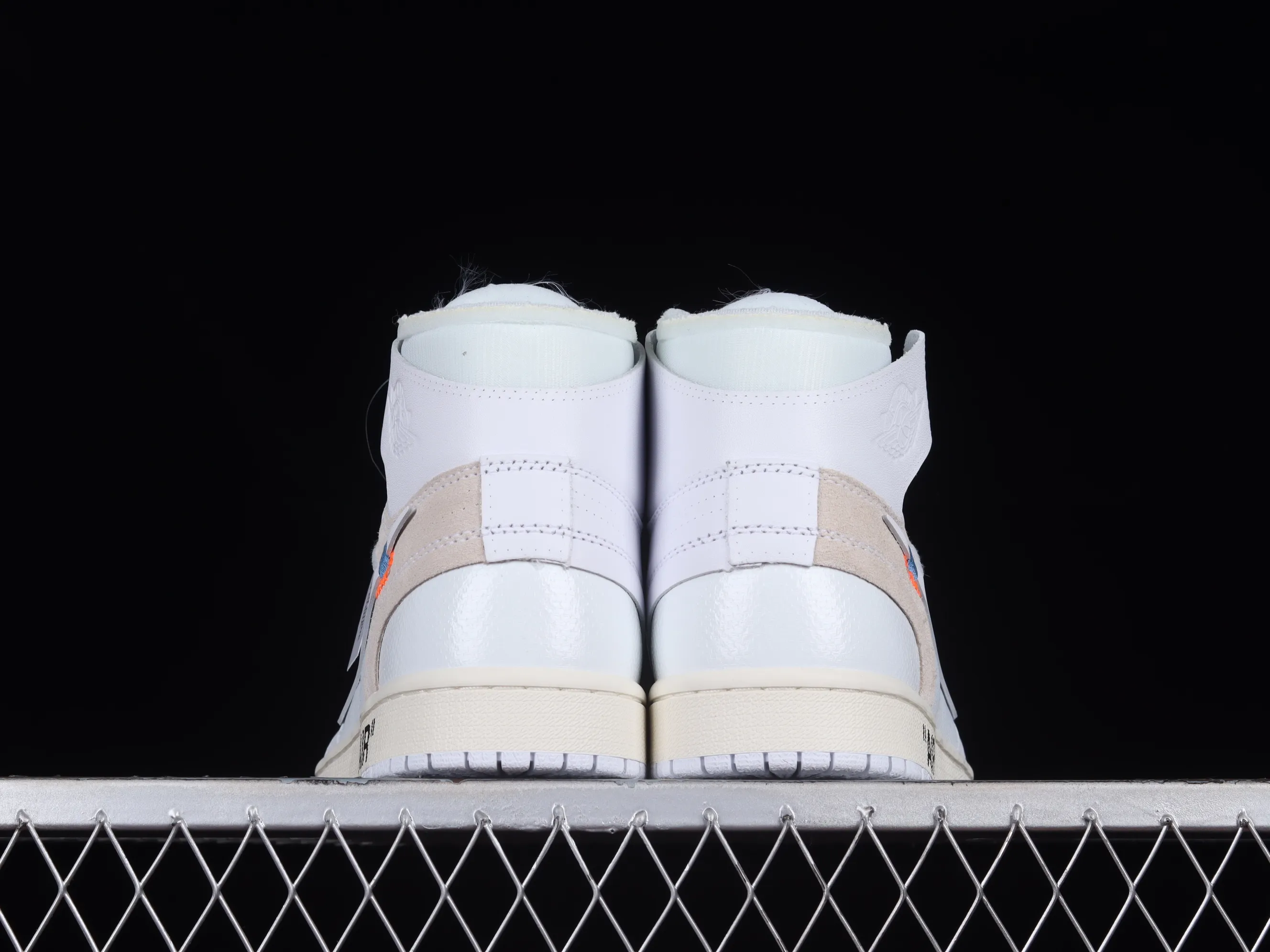 All categories Air Jordan Jordan series basketball shoes Air Jordan 1 High L version Off White x Air Jordan OW AJ1 Joe 1 joint all-white high-top basketball shoes AQ0818-100